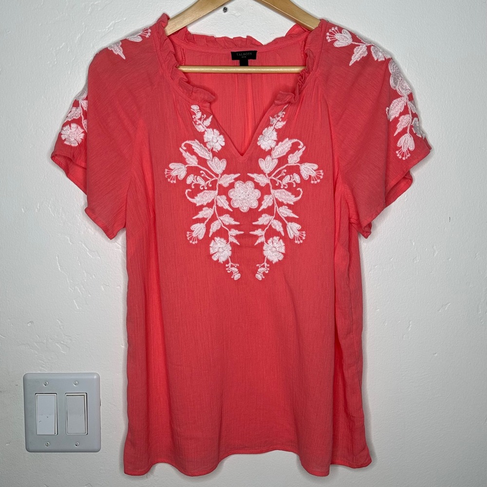 Talbots Petite Coral Embroidered Floral Flutter Sleeve V Neck Top‎ MP - Picture 2 of 7